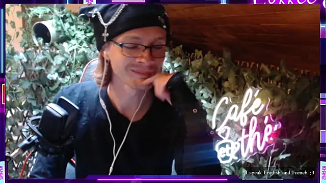 Snapshot of SkinnyAlex1312 chatting on 04-14-26, 03:29 SkinnyAlex1312 online show from 04-14-26, 03:29