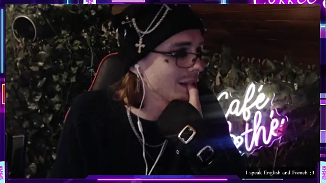 Snapshot of SkinnyAlex1312 chatting on 04-15-26, 02:24 SkinnyAlex1312 online show from 04-15-26, 02:24