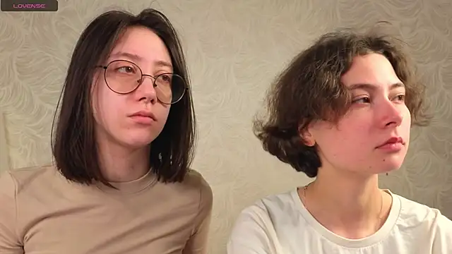 Snapshot of AllisonKierce chatting on 05-17-26, 03:04 AllisonKierce online show from 05-17-26, 03:04