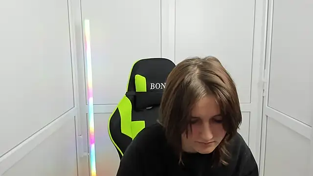 Snapshot of GoldenKiss chatting on 04-12-26, 07:13 GoldenKiss online show from 04-12-26, 07:13