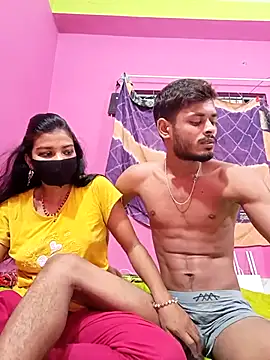 Snapshot of Hot-Couple4 chatting on 04-19-26, 07:05 Hot-Couple4 online show from 04-19-26, 07:05