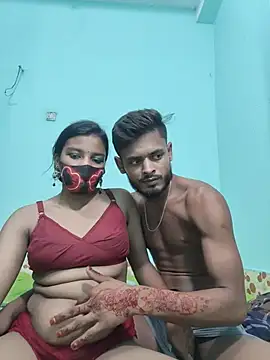Snapshot of Hot-Couple4 chatting on 06-01-26, 03:47 Hot-Couple4 online show from 06-01-26, 03:47