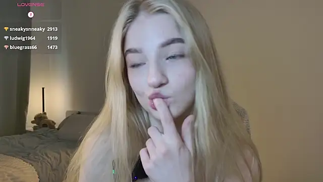 Snapshot of _Magic_smile chatting on 04-11-26, 02:10 Magic smile online show from 04-11-26, 02:10