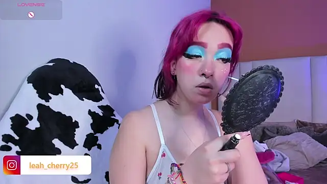 Leah cherry online show from 05-07-26, 10:48