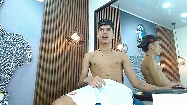 Snapshot of Skinny_cute_Alyer chatting on 04-28-26, 02:27 Skinny cute Alyer online show from 04-28-26, 02:27