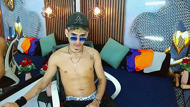 Snapshot of Skinny_cute_Alyer chatting on 05-31-26, 02:20 Skinny cute Alyer online show from 05-31-26, 02:20