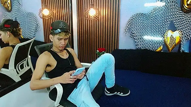 Snapshot of Skinny_cute_Alyer chatting on 06-11-26, 02:11 Skinny cute Alyer online show from 06-11-26, 02:11