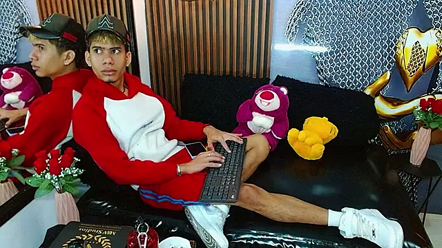 Snapshot of Skinny_cute_Alyer chatting on 06-24-26, 02:21 Skinny cute Alyer online show from 06-24-26, 02:21