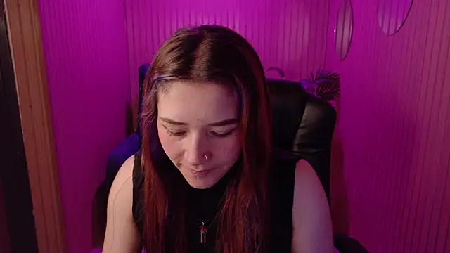 Snapshot of Emily_Cherry_ chatting on 05-29-26, 04:05 Emily Cherry online show from 05-29-26, 04:05