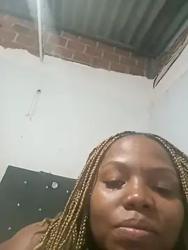 yeimilanegra online show from 04-17-26, 05:10