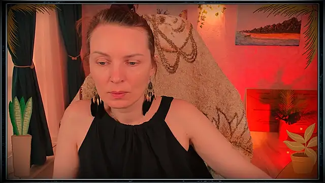Snapshot of LanaRadiance chatting on 07-25-26, 03:42 LanaRadiance online show from 07-25-26, 03:42