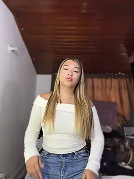 Snapshot of BarbieBoss__ chatting on 04-09-26, 07:30 BarbieBoss online show from 04-09-26, 07:30