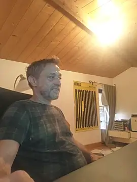 Snapshot of nue52 chatting on 07-15-26, 01:16 nue52 online show from 07-15-26, 01:16