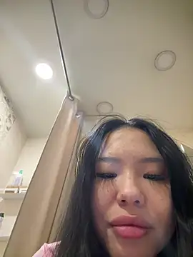 Snapshot of ikirkira chatting on 05-18-26, 03:46 ikirkira online show from 05-18-26, 03:46