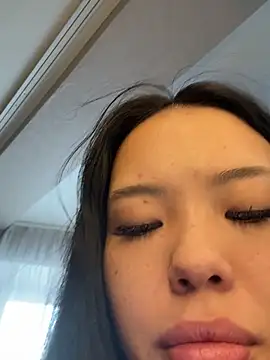Snapshot of ikirkira chatting on 05-18-26, 04:07 ikirkira online show from 05-18-26, 04:07