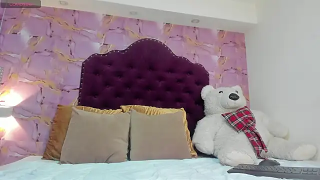 Snapshot of luna_bloomm_ chatting on 07-04-26, 06:08 luna bloomm online show from 07-04-26, 06:08