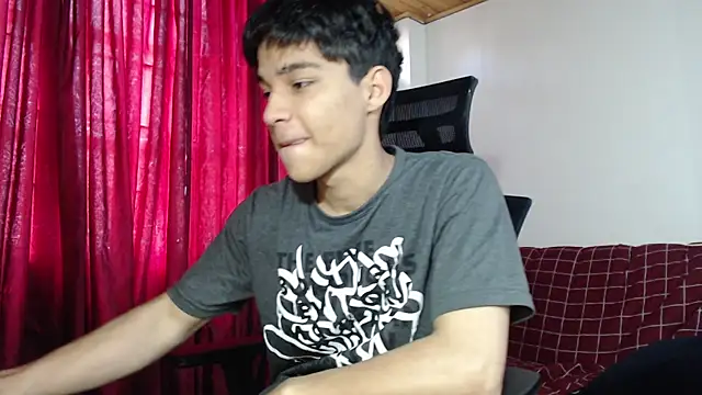Snapshot of Marck-Pro chatting on 07-06-26, 03:14 Marck-Pro online show from 07-06-26, 03:14