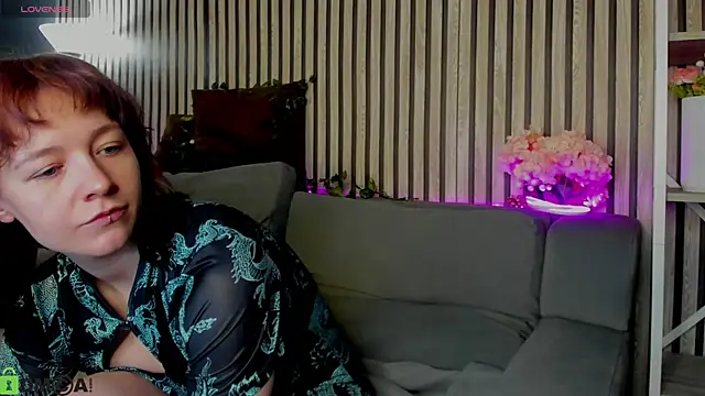 Snapshot of Ricki_Bloom chatting on 04-16-26, 09:21 Ricki Bloom online show from 04-16-26, 09:21