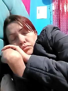 Snapshot of carolinhe26 chatting on 04-16-26, 10:45 carolinhe26 online show from 04-16-26, 10:45