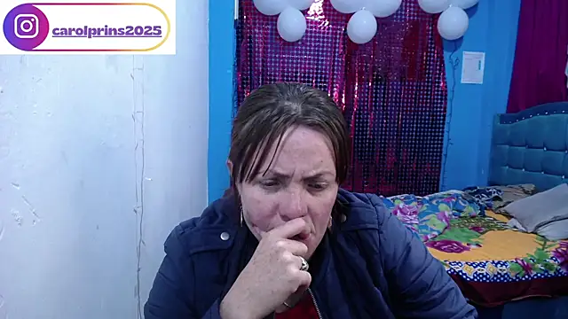 Snapshot of carolinhe26 chatting on 04-17-26, 01:36 carolinhe26 online show from 04-17-26, 01:36