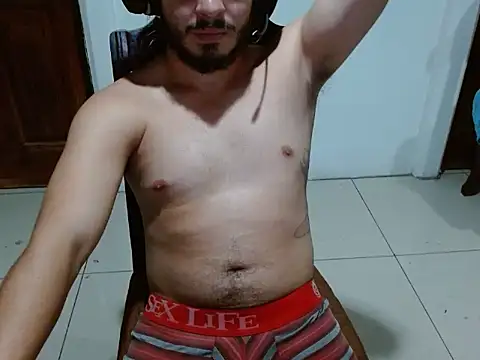 Snapshot of Crystox_ chatting on 05-15-26, 07:48 Crystox online show from 05-15-26, 07:48