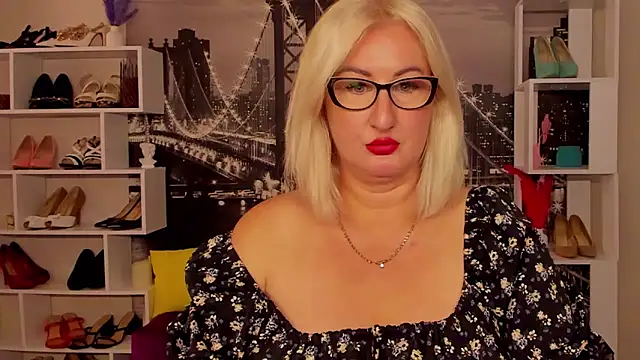 DianaFrances online show from 05-30-26, 01:08