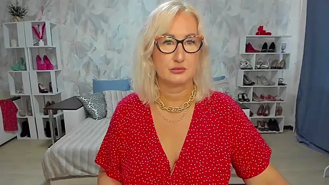 Snapshot of DianaFrances chatting on 07-11-26, 09:45 DianaFrances online show from 07-11-26, 09:45