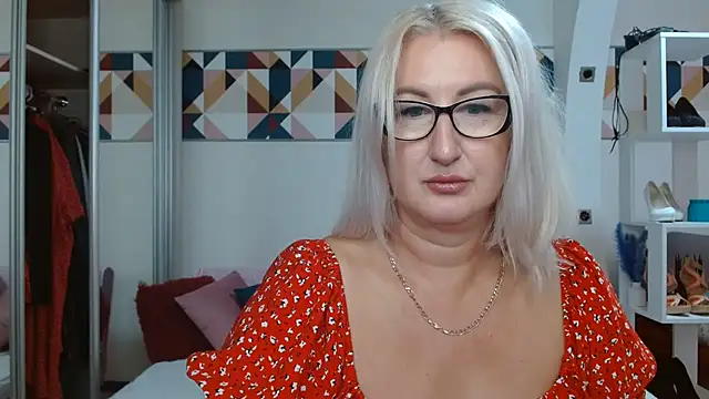 Snapshot of DianaFrances chatting on 07-18-26, 01:15 DianaFrances online show from 07-18-26, 01:15