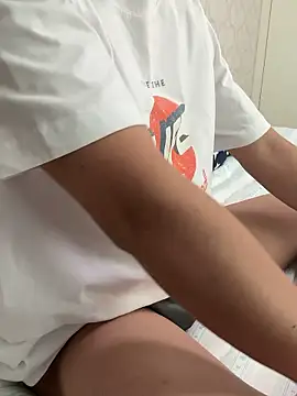 Snapshot of xezie chatting on 04-11-26, 08:51 xezie online show from 04-11-26, 08:51