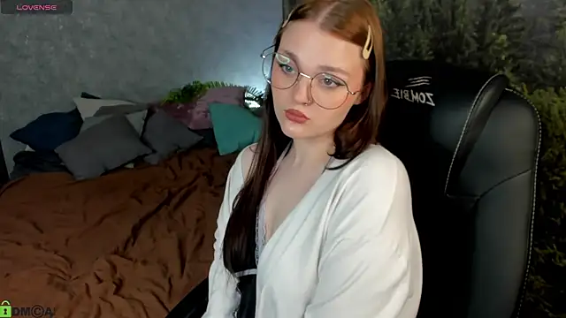 Emilly Hiil online show from 05-21-26, 12:50