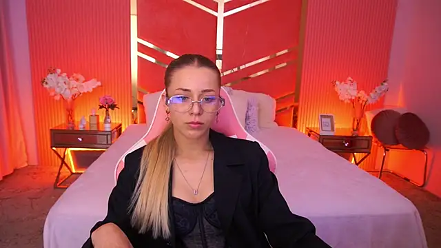 DoveLovee online show from 05-19-26, 05:58