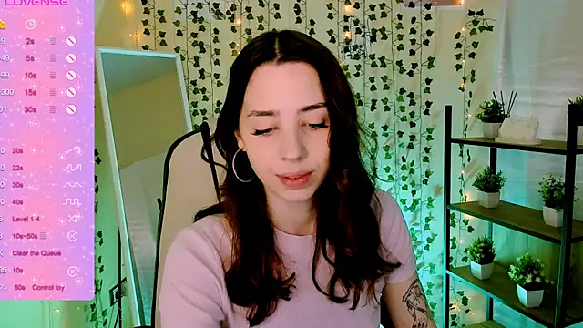 Snapshot of CharliGrace_ chatting on 05-31-26, 08:10 CharliGrace online show from 05-31-26, 08:10