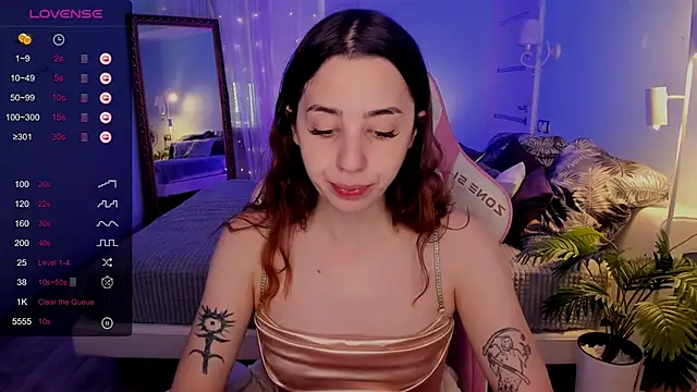 Snapshot of CharliGrace_ chatting on 06-19-26, 07:45 CharliGrace online show from 06-19-26, 07:45