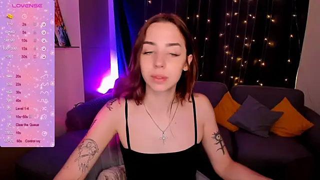 Snapshot of CharliGrace_ chatting on 07-11-26, 08:06 CharliGrace online show from 07-11-26, 08:06