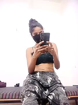 Snapshot of Riya_cum66 chatting on 04-25-26, 08:39 Riya cum66 online show from 04-25-26, 08:39