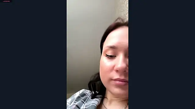 Snapshot of DinahZapalac chatting on 04-15-26, 09:16 DinahZapalac online show from 04-15-26, 09:16