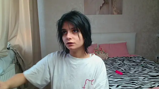 Snapshot of The_Slutty_Fox chatting on 08-01-26, 11:20 The Slutty Fox online show from 08-01-26, 11:20