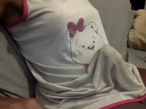 Snapshot of RayanneCampbell-25cm chatting on 04-27-26, 10:30 RayanneCampbell-25cm online show from 04-27-26, 10:30