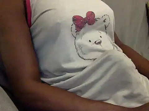 Snapshot of RayanneCampbell-25cm chatting on 05-01-26, 10:14 RayanneCampbell-25cm online show from 05-01-26, 10:14
