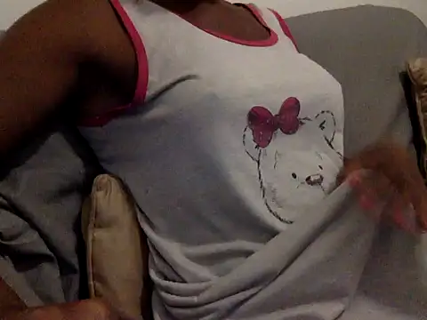 Snapshot of RayanneCampbell-25cm chatting on 05-03-26, 11:55 RayanneCampbell-25cm online show from 05-03-26, 11:55