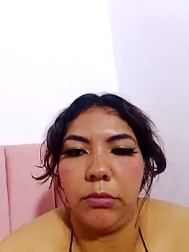 Snapshot of Izel_ chatting on 04-16-26, 04:02 Izel online show from 04-16-26, 04:02