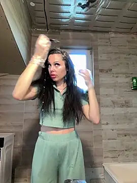 Snapshot of Alenka_ki chatting on 04-25-26, 05:54 Alenka ki online show from 04-25-26, 05:54