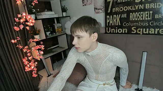 TwinkWhite online show from 06-01-26, 08:54