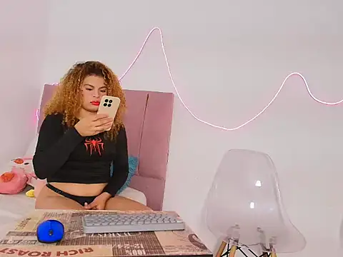 Snapshot of Michellblue chatting on 05-07-26, 05:02 Michellblue online show from 05-07-26, 05:02