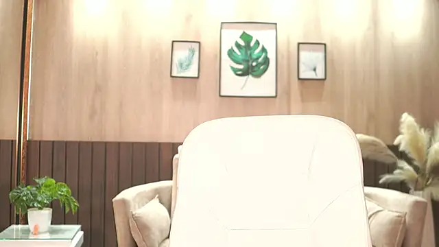 Snapshot of BrianaLane chatting on 06-12-26, 04:28 BrianaLane online show from 06-12-26, 04:28