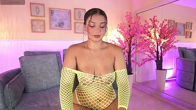 Snapshot of BrianaLane chatting on 06-30-26, 01:56 BrianaLane online show from 06-30-26, 01:56