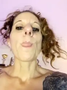 Snapshot of LauKiss chatting on 04-16-26, 09:39 LauKiss online show from 04-16-26, 09:39
