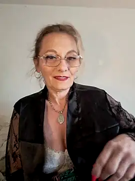Snapshot of Blond_lady_czech chatting on 04-21-26, 12:44 Blond lady czech online show from 04-21-26, 12:44