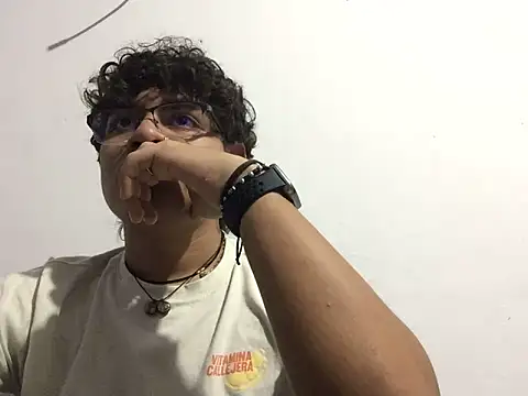 Snapshot of xhecho_uzumaki chatting on 06-20-26, 05:32 xhecho uzumaki online show from 06-20-26, 05:32