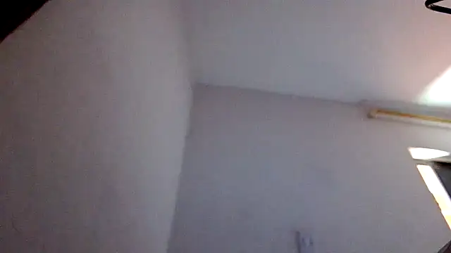 Snapshot of andrew_1520 chatting on 10-15-25, 06:08 andrew 1520 online show from 10-15-25, 06:08